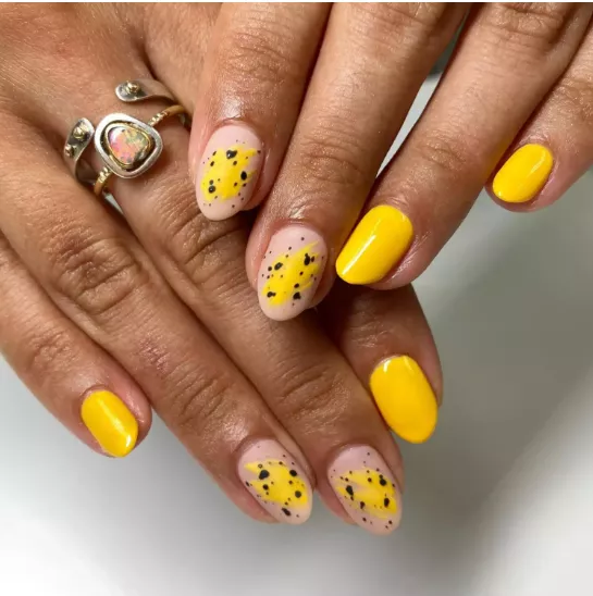 20 Trendy Yellow Nail Designs for a Fresh and Sunny Look