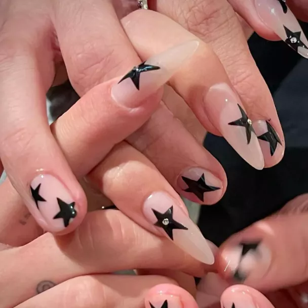 29 Elegant Black Nail Designs to Upgrade Your Modern Manicure Style