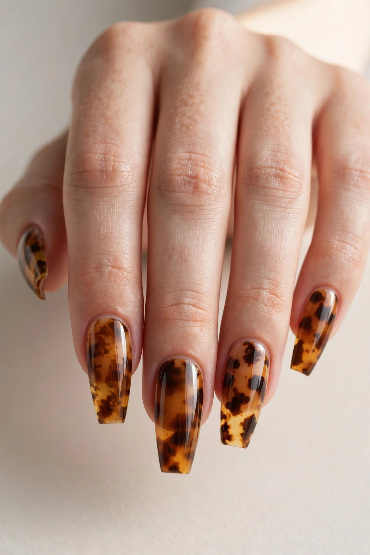 Tortoise shell pattern coffin nails