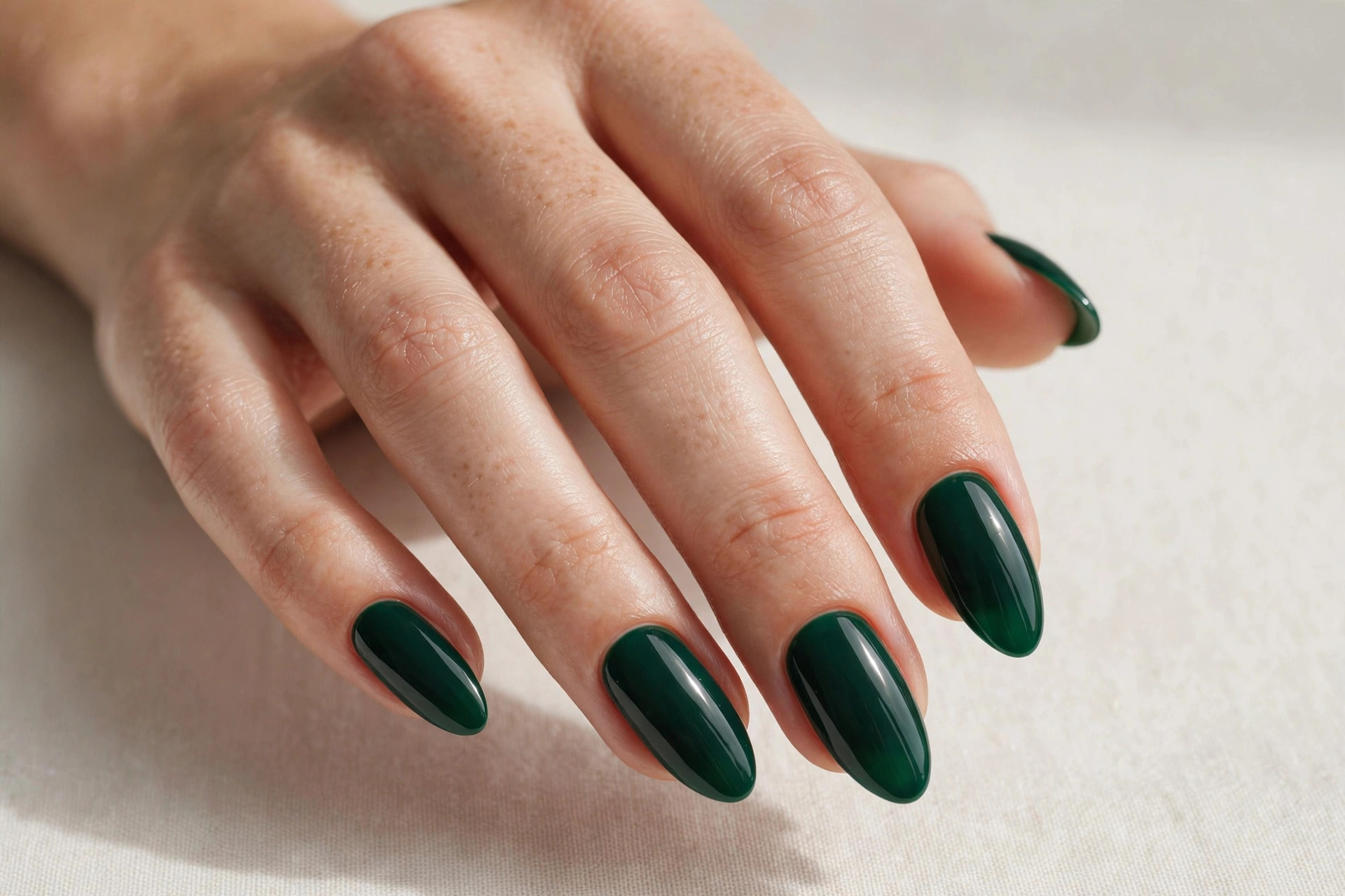 Deep emerald green Christmas press-on nails