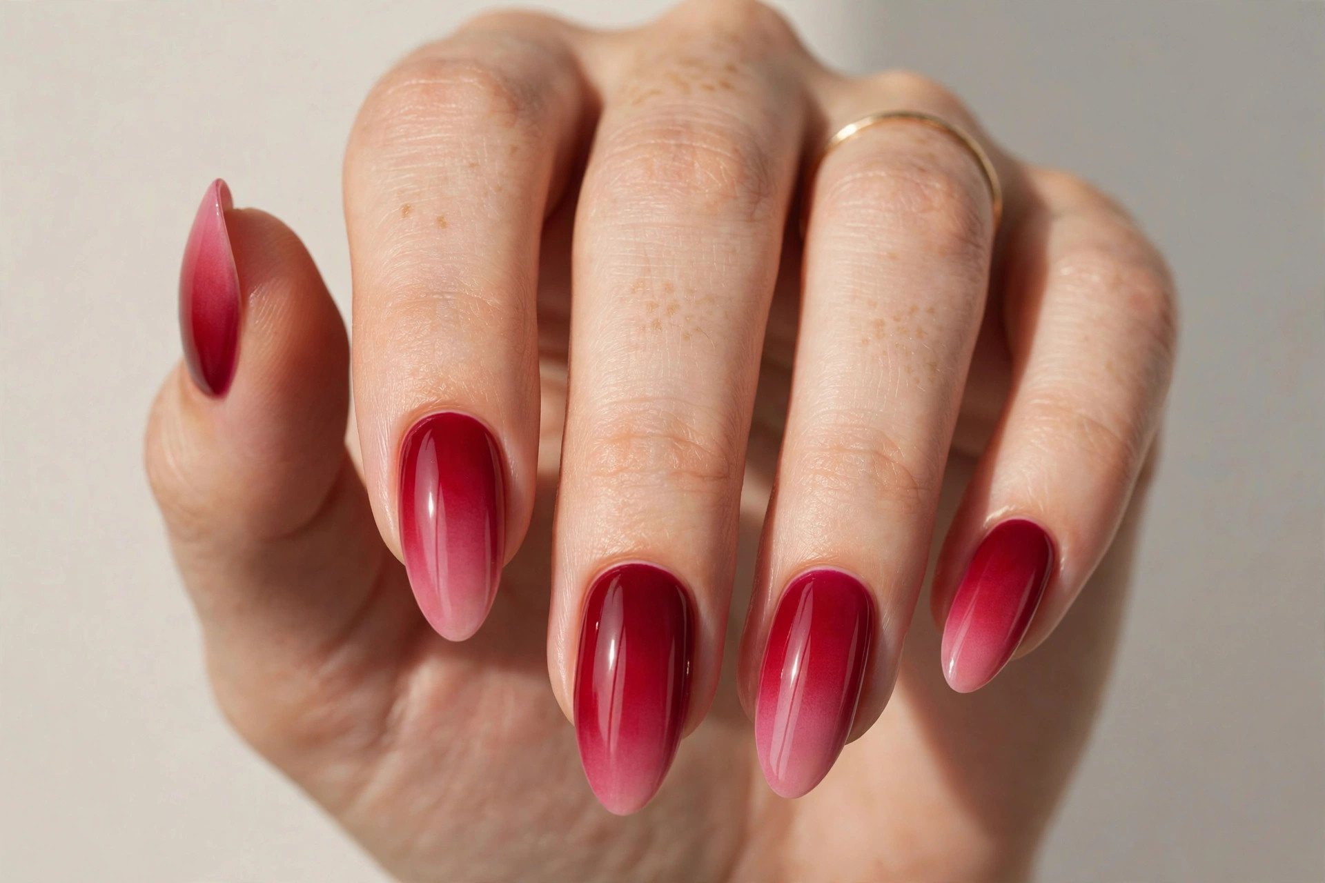 Cranberry ombre gradient Christmas press-on nails