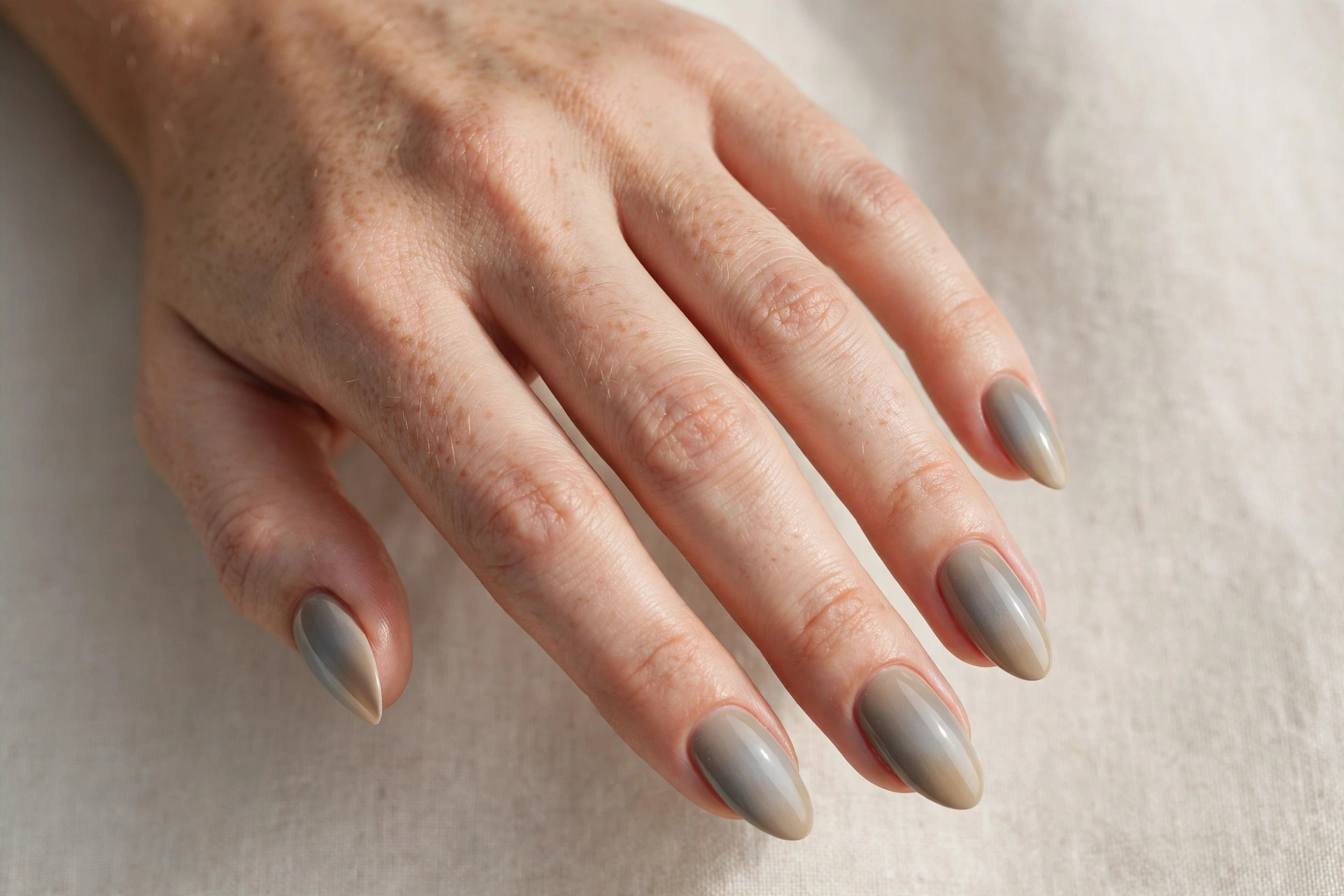 Greige gray beige neutral nail design